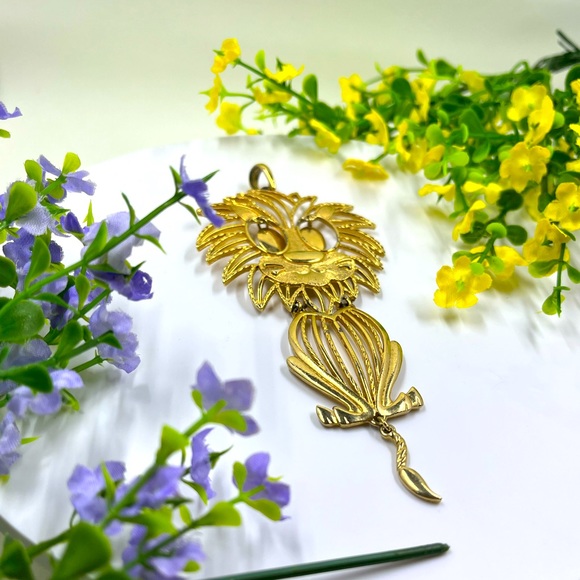 Alan Signed Oversized Articulated Vintage Lion Pendant - Picture 2 of 5